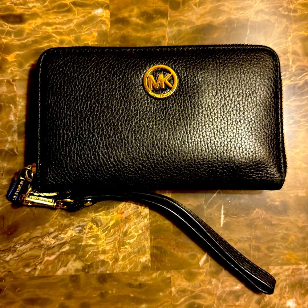 Black Michael Kors Leather Wristlet Wallet